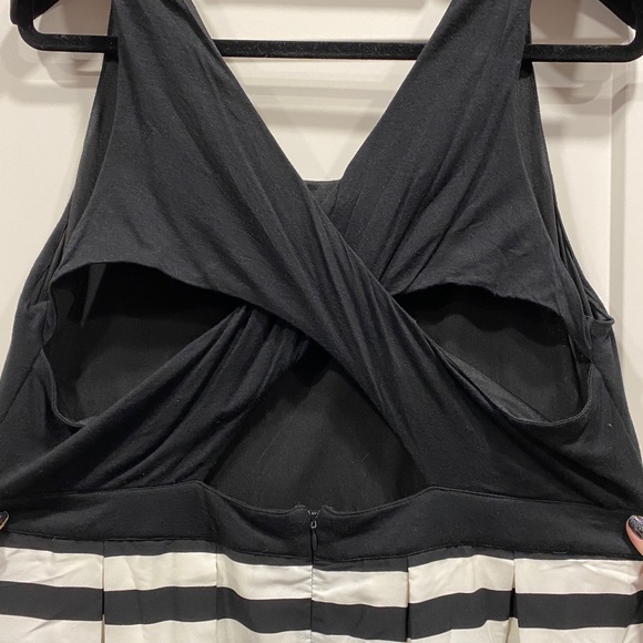 Forever 21 black and white dress 2X - Picture 3 of 6